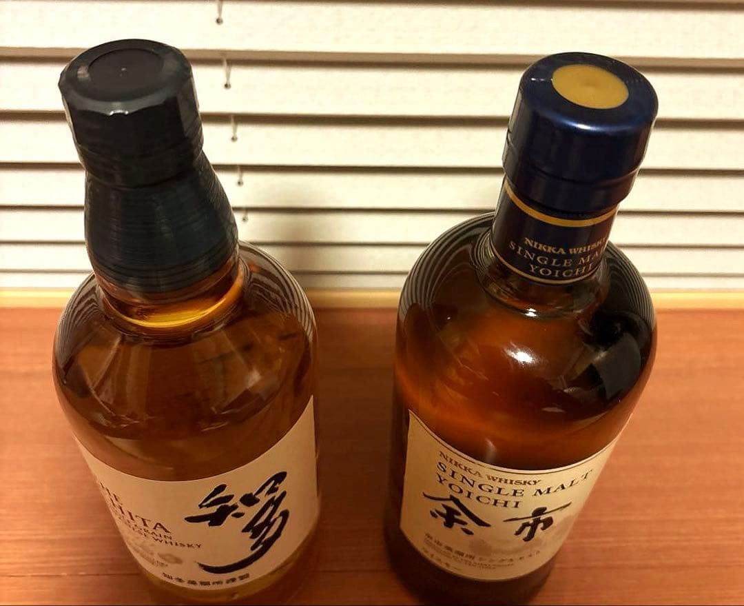 サントリー知多& ニッカ余市 700mlウイスキー セット化粧箱付き