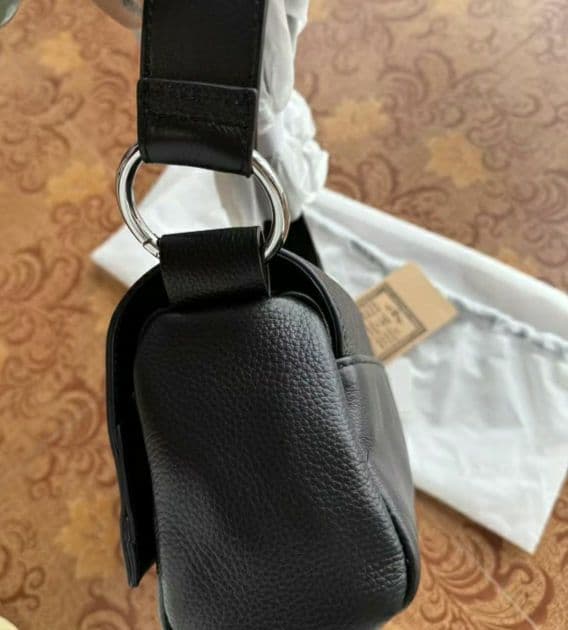 BEARDSLEY レザーボディバッグ