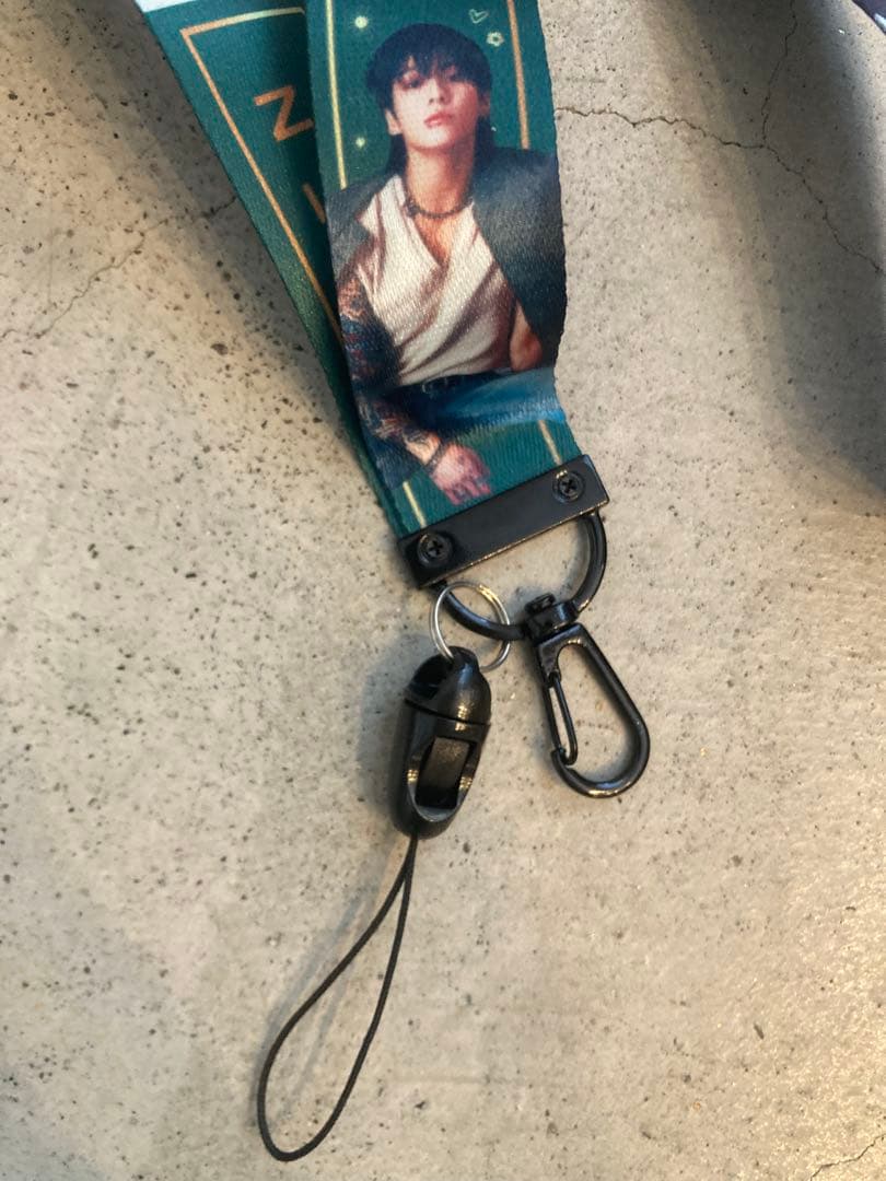 【韓国購入品】BTS ジョングク GOLDENキーホルダー カード