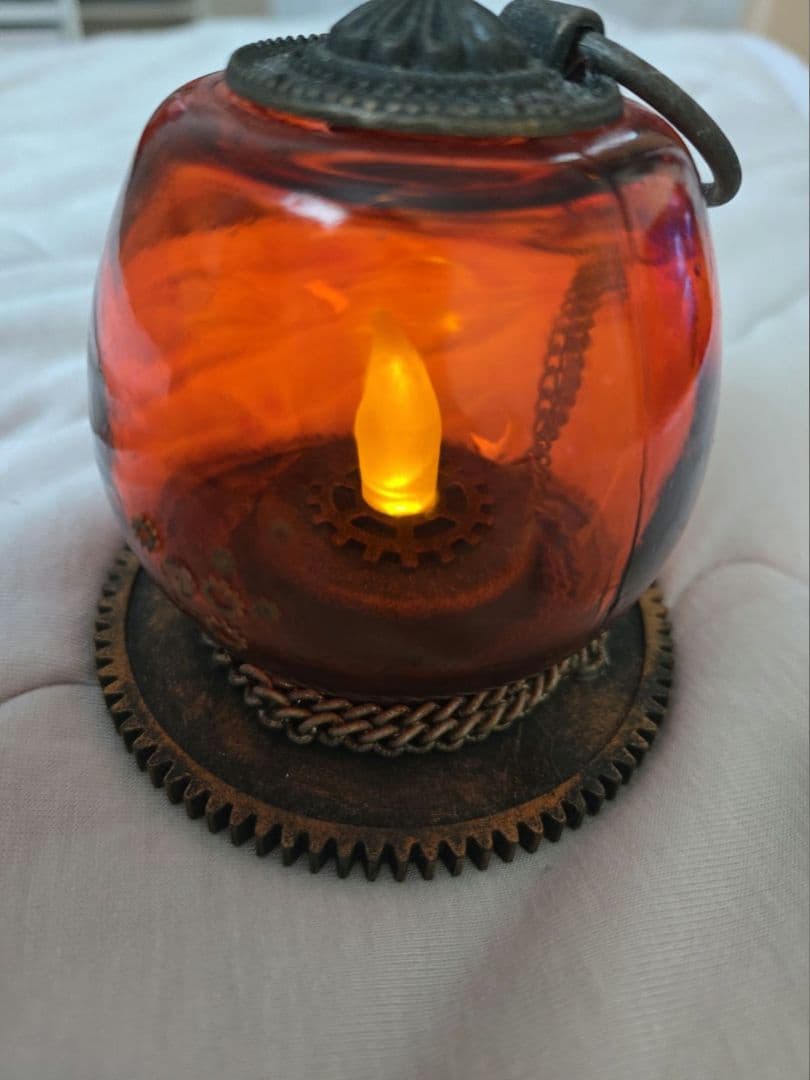 オレンジ色ガラス製ランプ