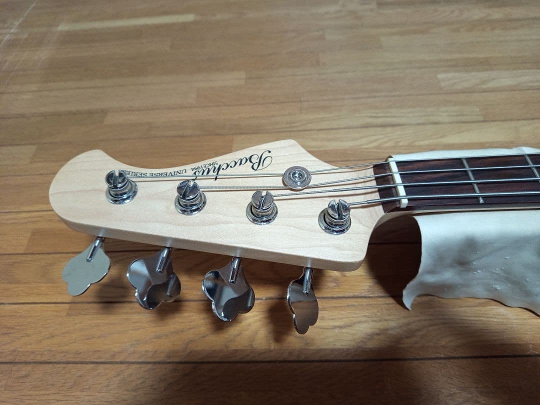 Bacchus ユニバース ジャズベース サンバースト バッカス