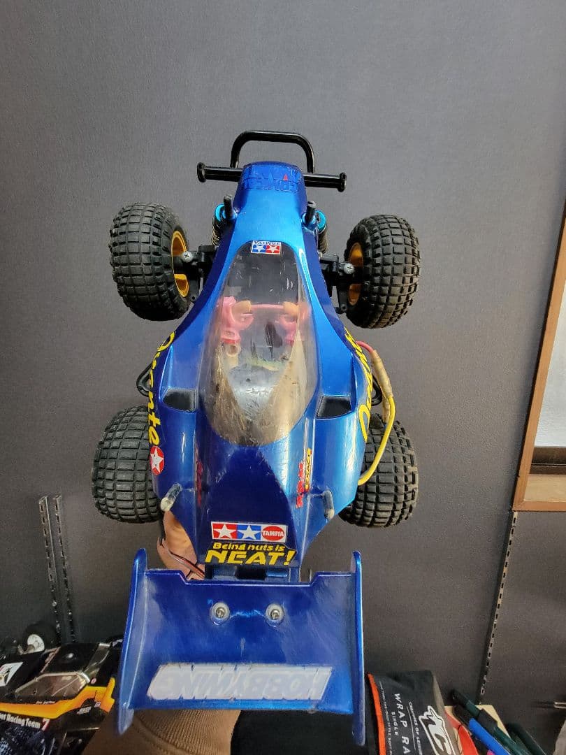 フィギュア付きオフロードRCカー