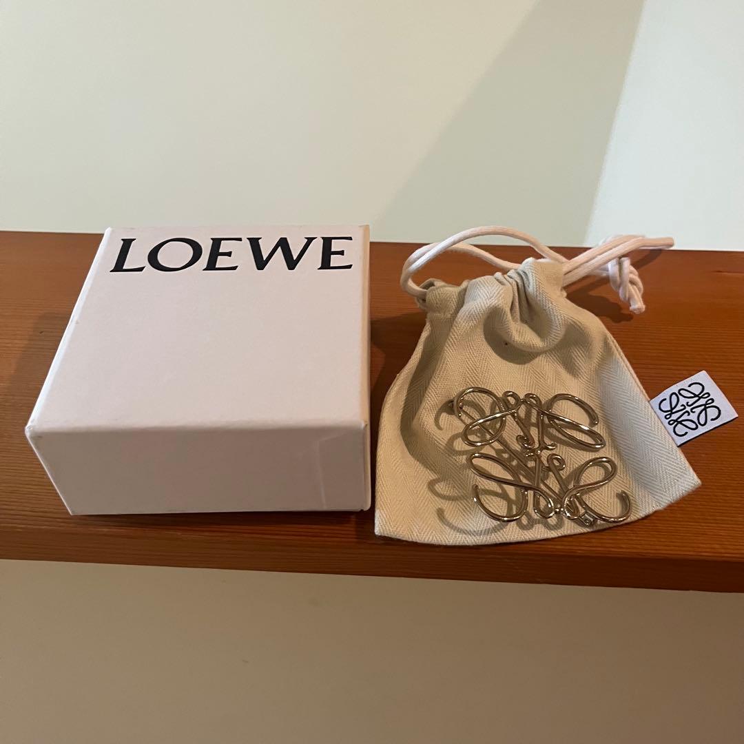 LOEWE ロエベ　ブローチ シルバー