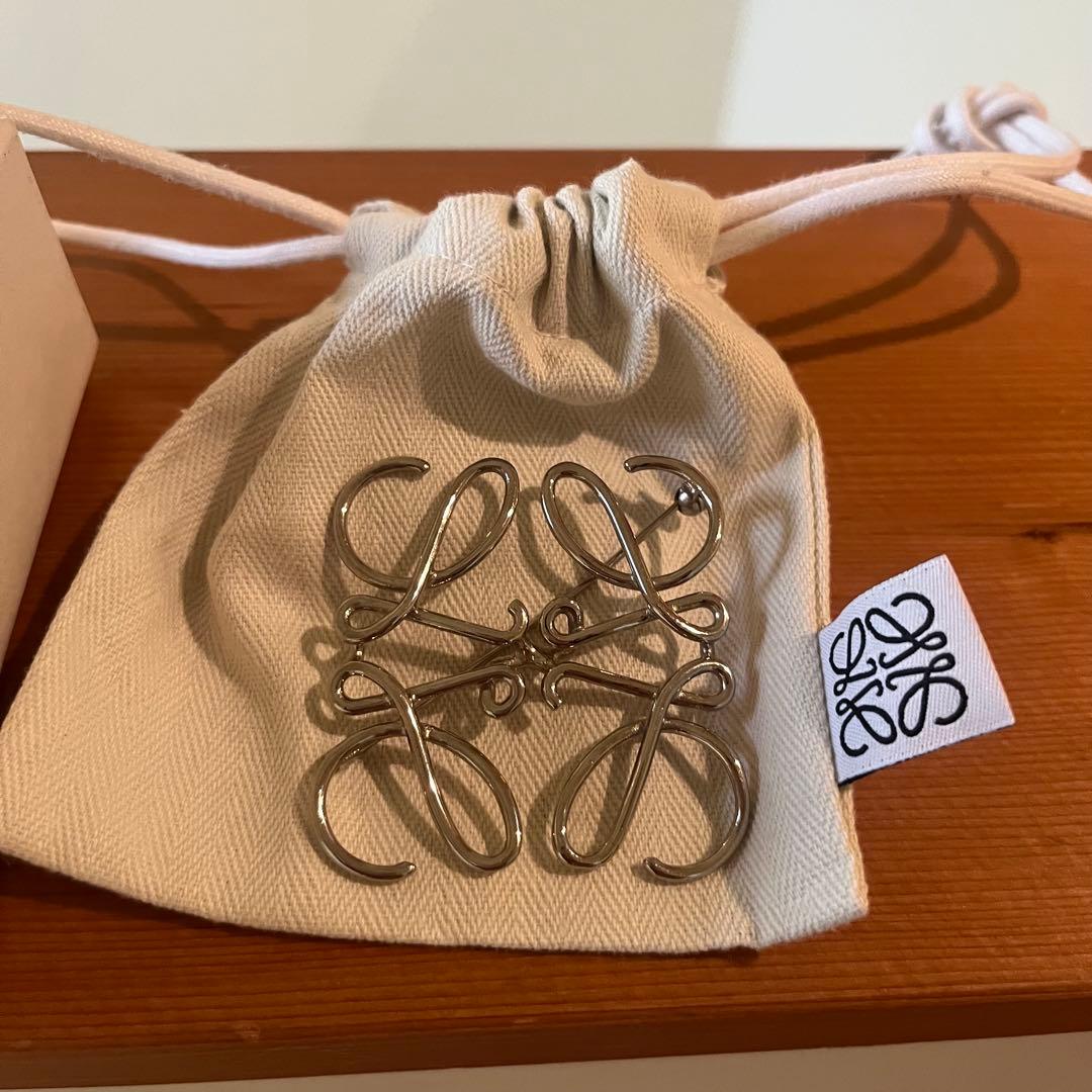 LOEWE ロエベ　ブローチ シルバー