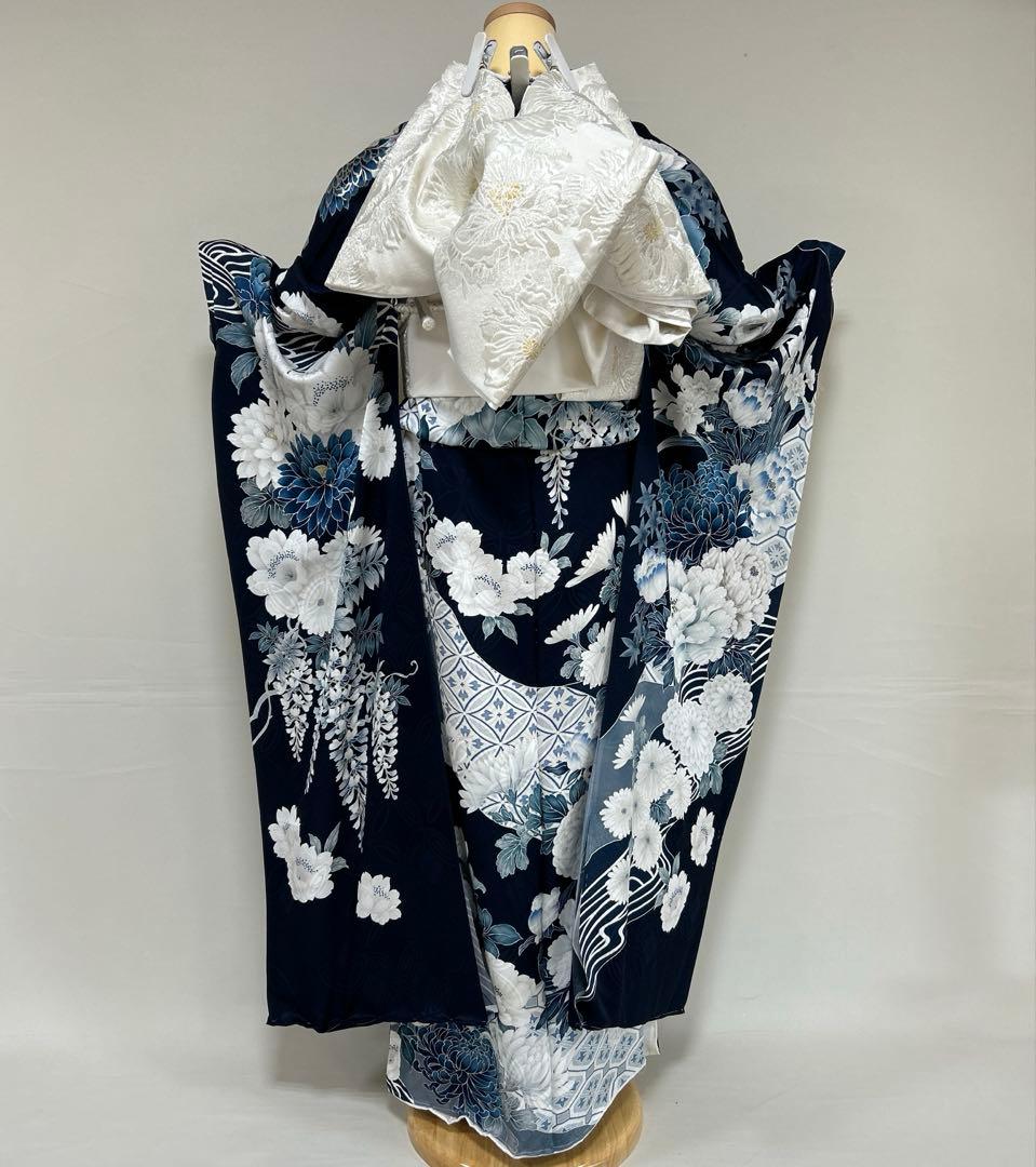 紺地クールな牡丹と菊に流水の振袖フルセット