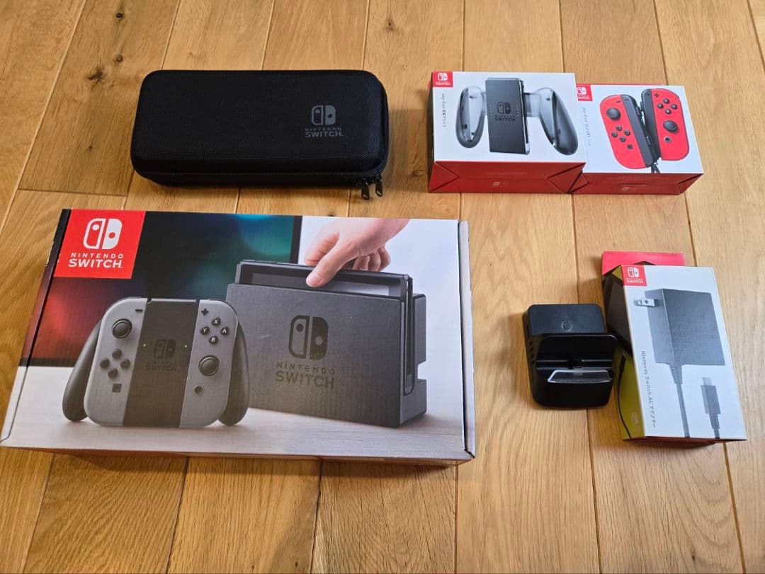 Nintendo Switch 本体(Joy-Conグレー) セミハードケース付