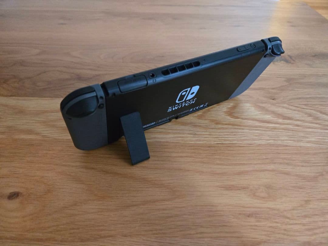 Nintendo Switch 本体(Joy-Conグレー) セミハードケース付