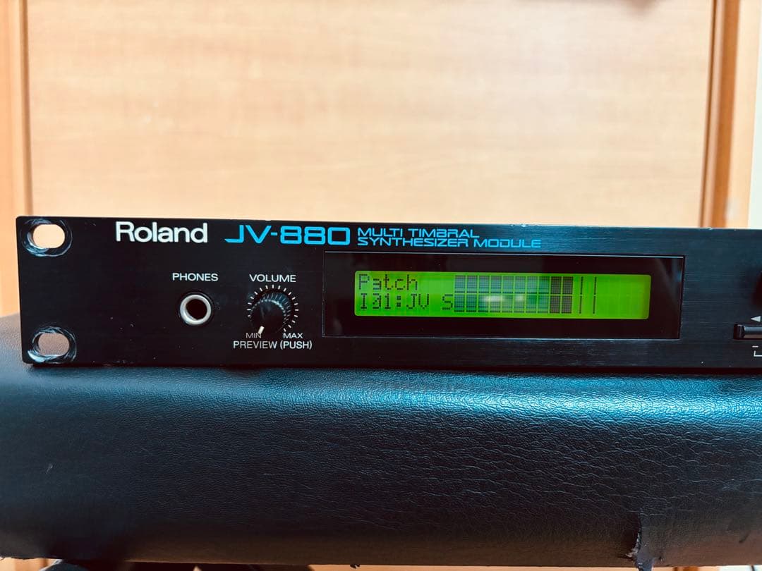 Roland JV-880 シンセサイザーモジュール