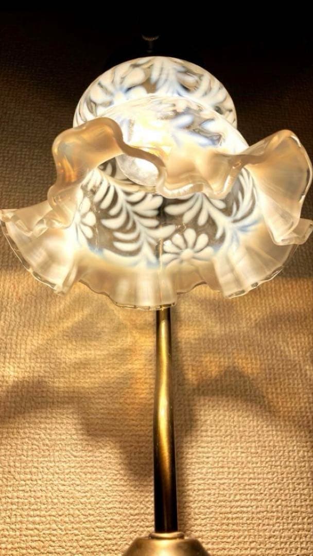 フェントン　19世紀　花柄　ガラスランプシェード（希少）オパールセント