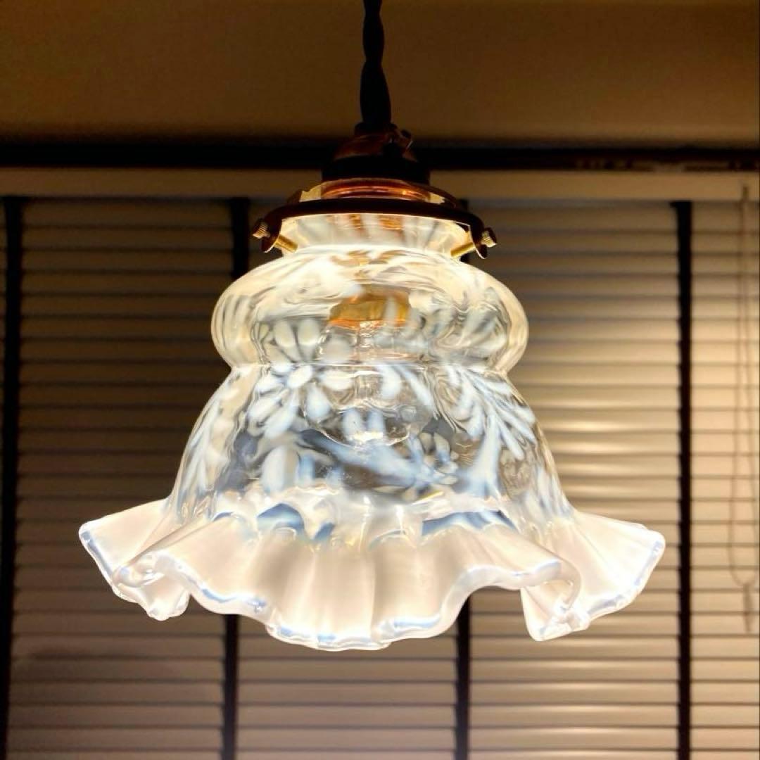 フェントン　19世紀　花柄　ガラスランプシェード（希少）オパールセント