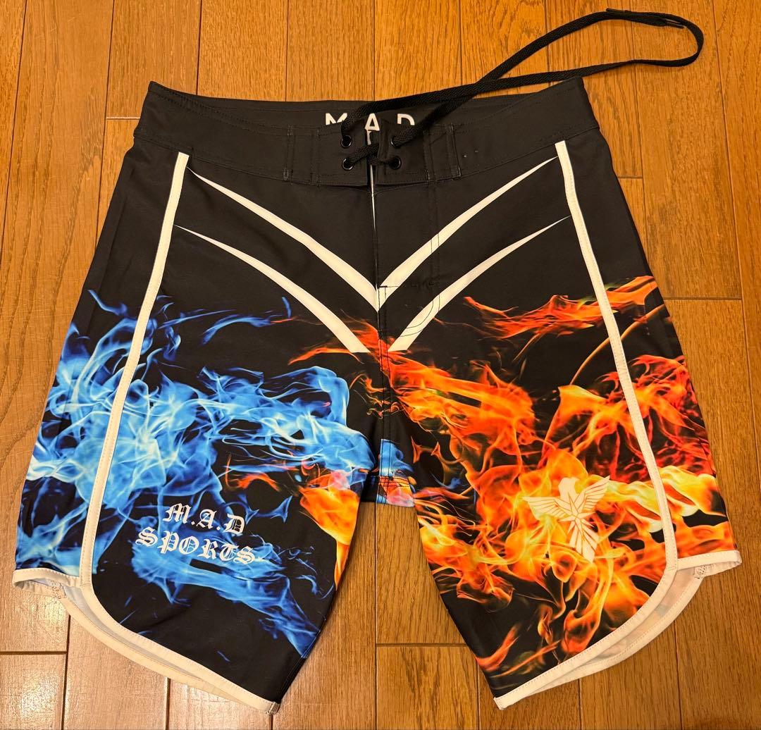 【ちいかわ】M.A.D SPORTS サーフパンツ 水着 26サイズ