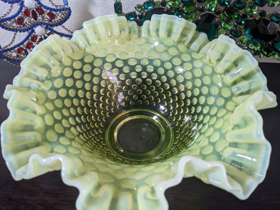 フェントン　ウランガラス　ヴァセリン　ホブネイルオパルセント　ラージフリルボウル
