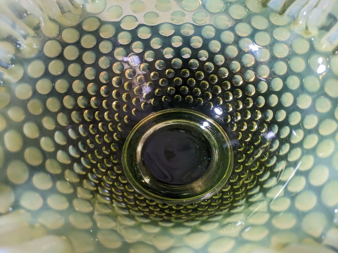 フェントン　ウランガラス　ヴァセリン　ホブネイルオパルセント　ラージフリルボウル