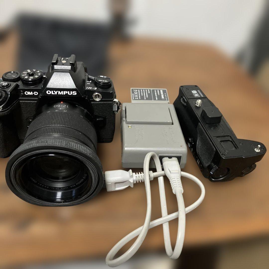 OLYMPUS OM-D E-M1 レンズ　LUMIX 12-60mm