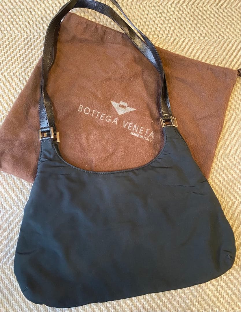 Bottega Veneta ブラックショルダーバッグ