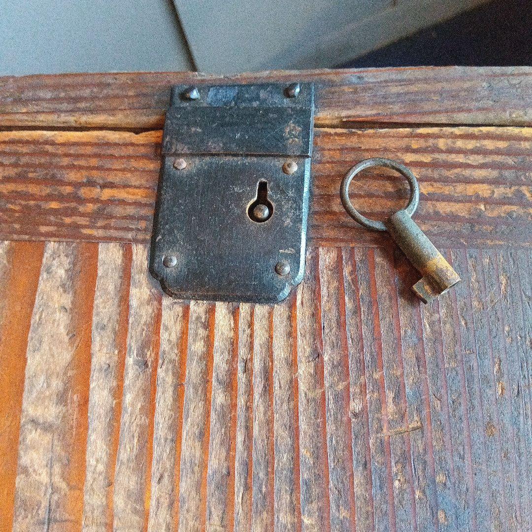 木製引き出し箪笥　鍵付き　ヴィンテージ