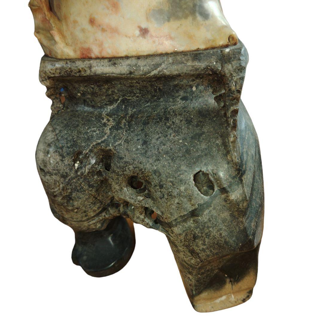 中国寿山石(印材)　草花文彫刻花瓶　置物　瑪瑙