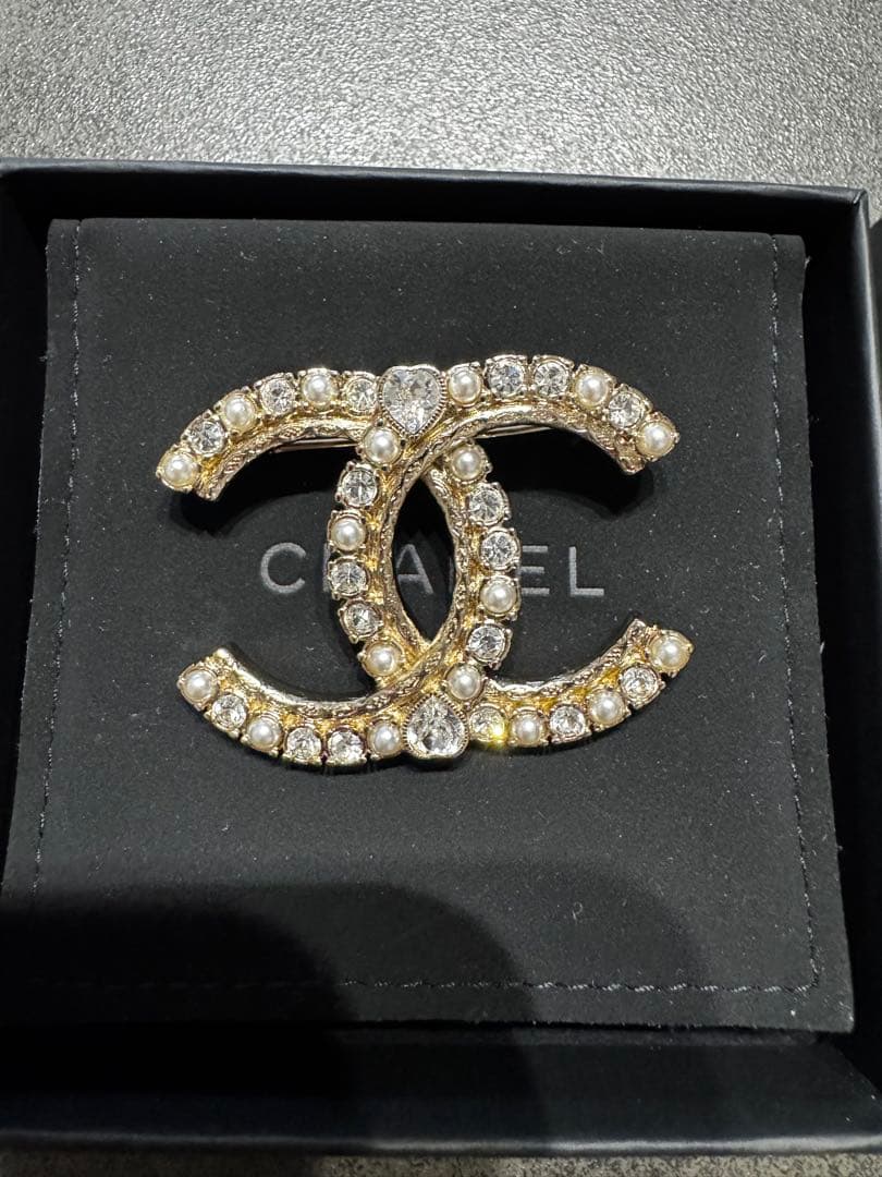 美品　シャネル　パール＆クリスタルブローチ