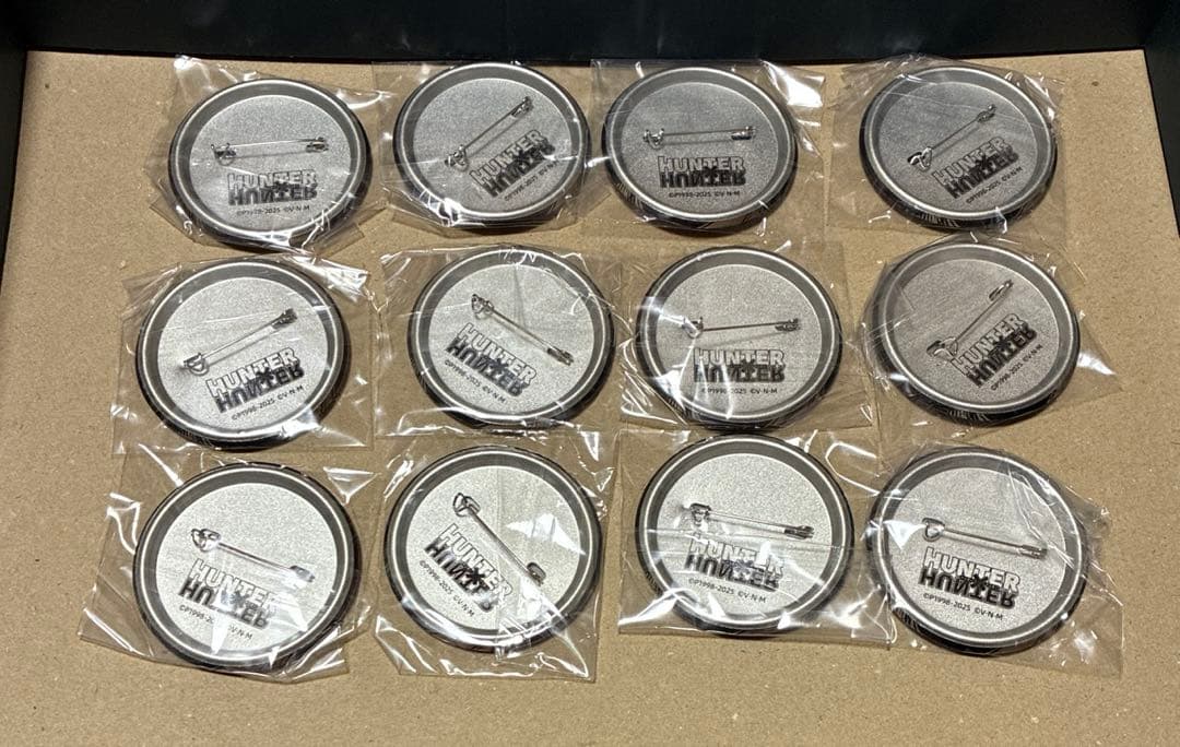 HUNTER×HUNTER 彫金シリーズ　缶バッジ　クロロ　セット　中国限定