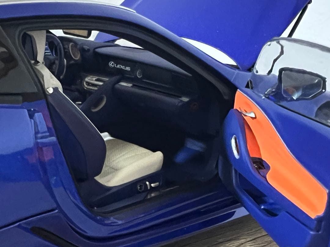 レクサス LC500h 1/18 ミニカー