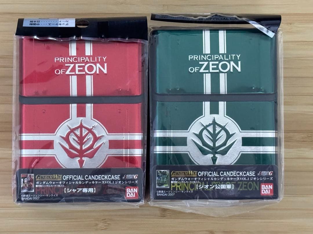 ガンダムウォー　オフィシャルカンデッキケース　シャア専用　ジオン公国軍