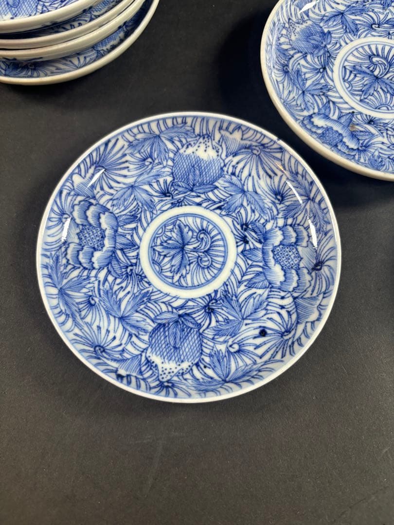 135 伊万里　線描き　花　小皿　古伊万里　鍋島　九谷