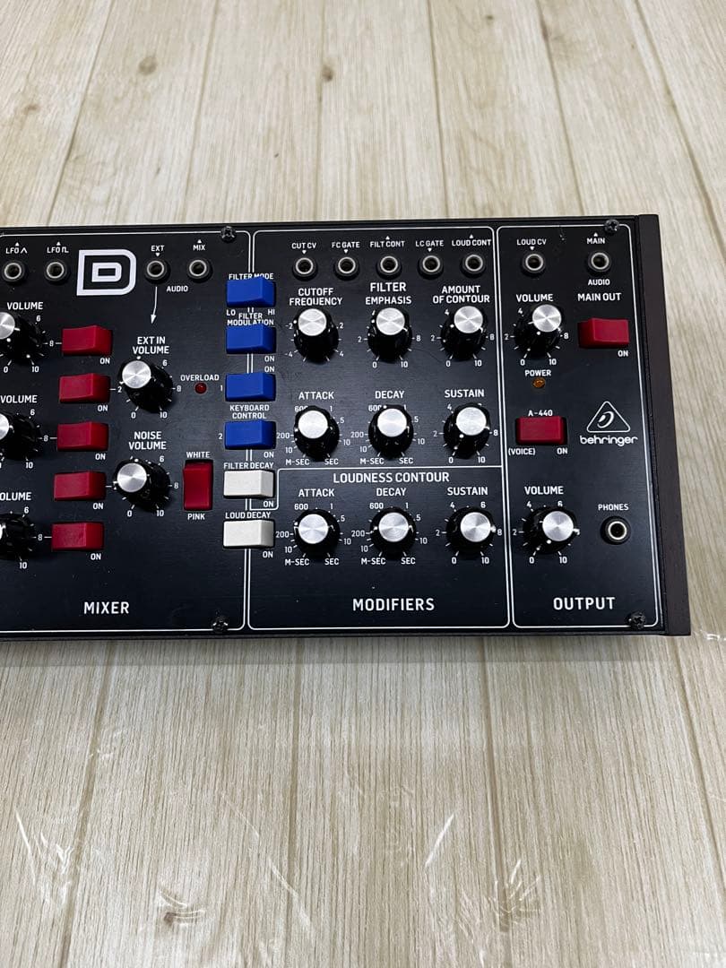 ベリンガー model d シンセサイザー