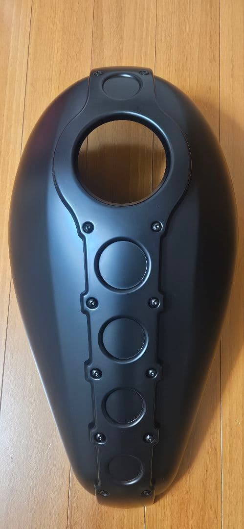 レブル　タンクカバー