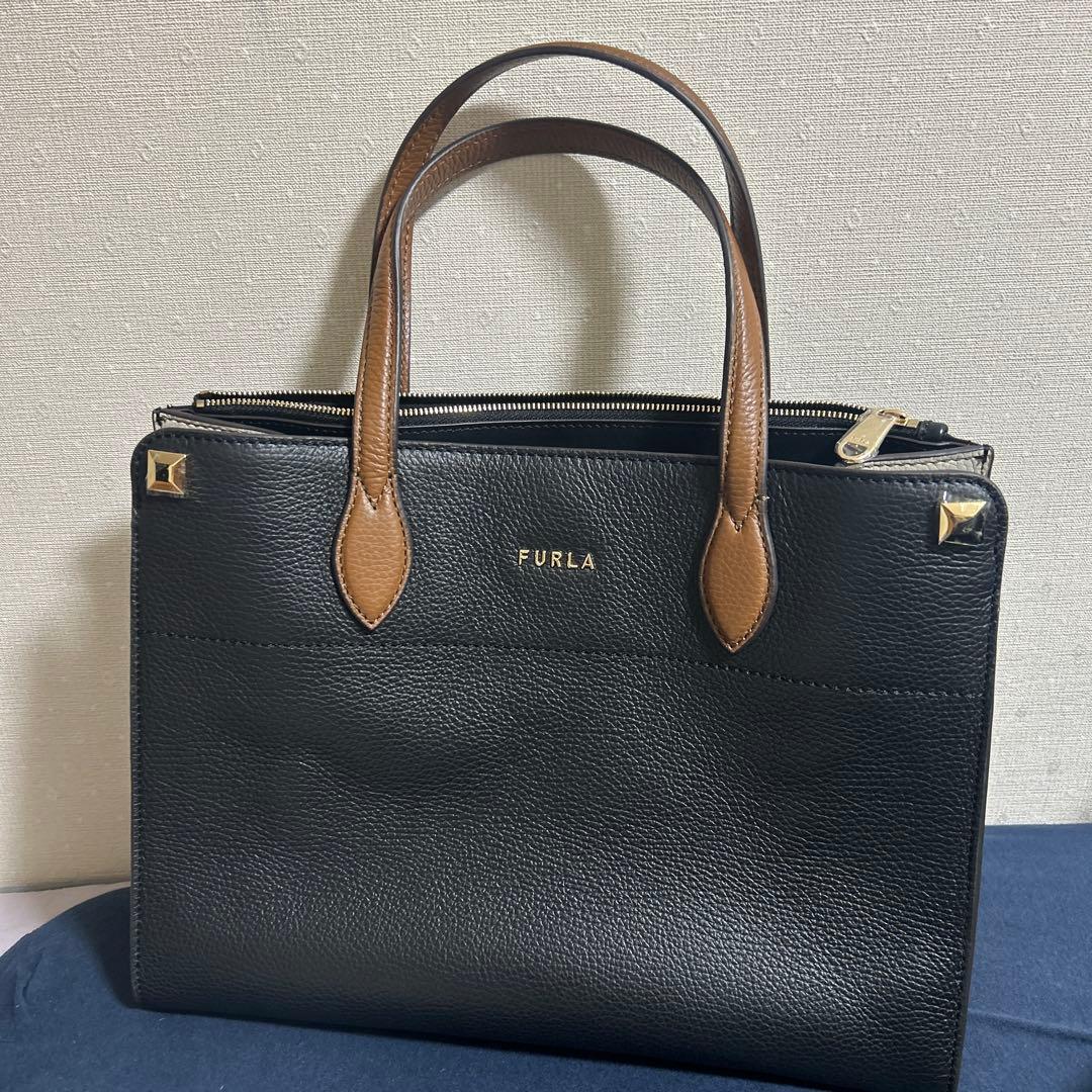 FURLA 黒 レザー ショルダーバッグ