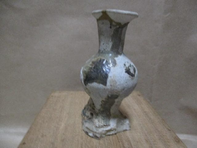 古瀬戸印花仏花瓶　I32-2