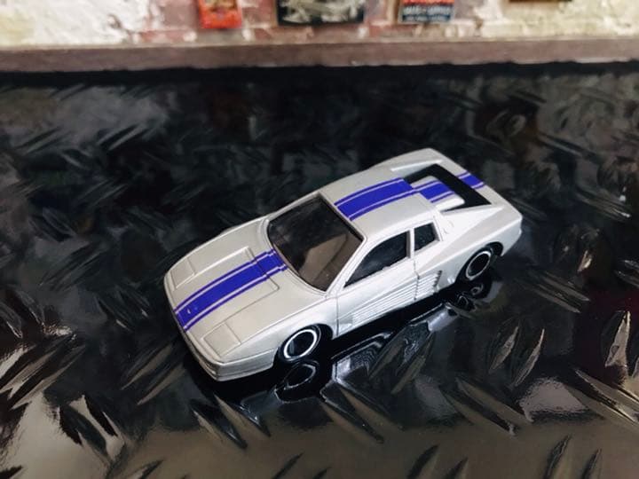 トミカ　テスタロッサ