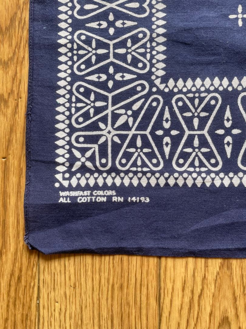 希少　ヴィンテージ　バンダナ　　クロス柄　　ネイビー　黒　USA製　断捨離