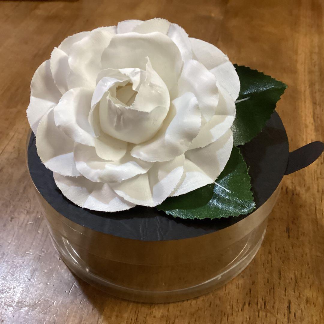 フランス パリ レジュロン＊コサージュ＊シャネルのカメリア＊ディオール