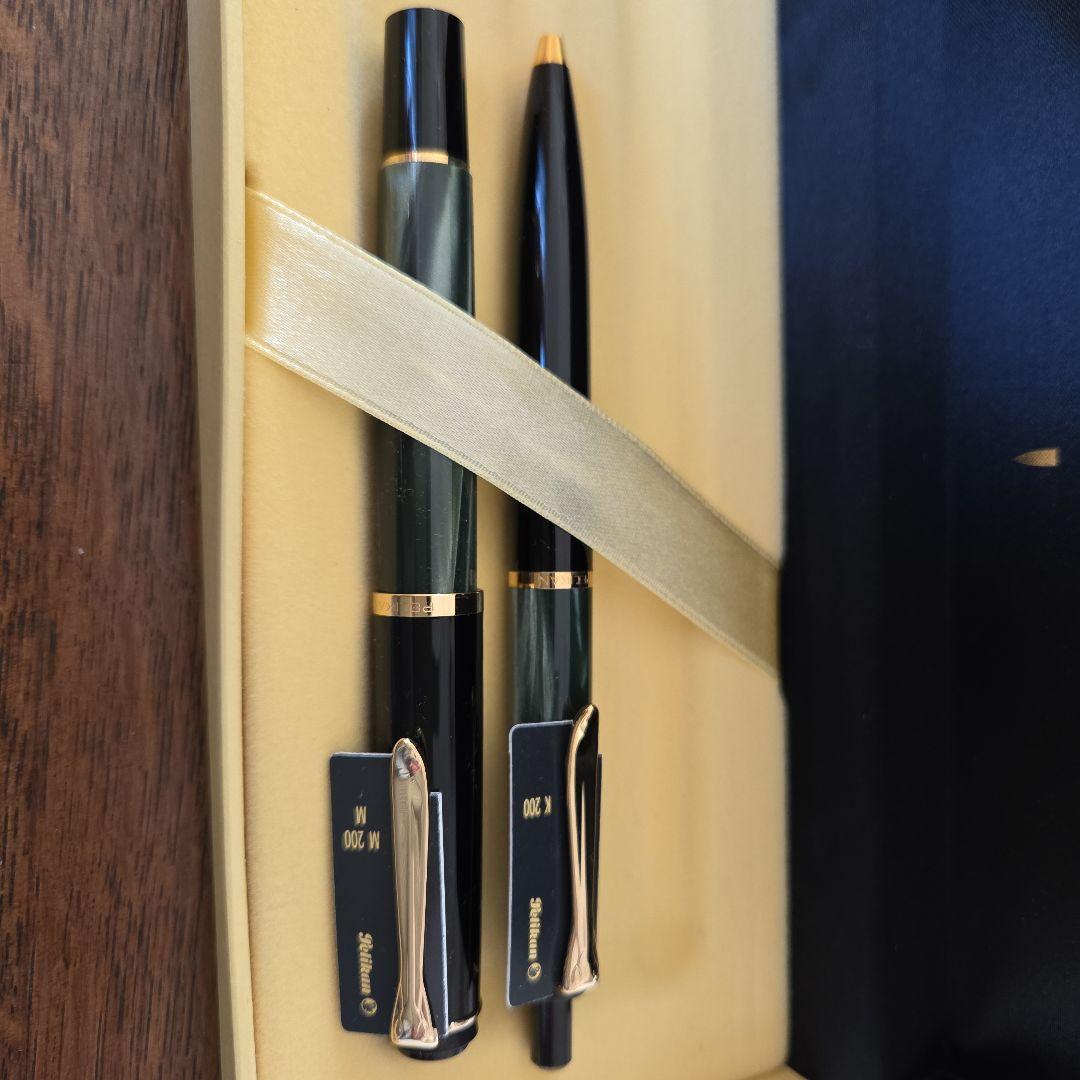 Pelikan ボールペンと万年筆セット