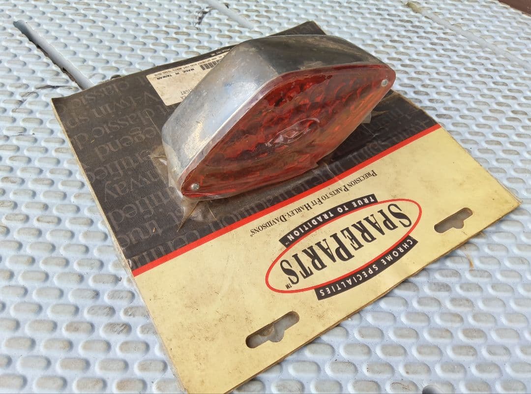 ダイアモンドスタイル　テールランプ　ハーレー　チョッパー　スーパーパーツ製