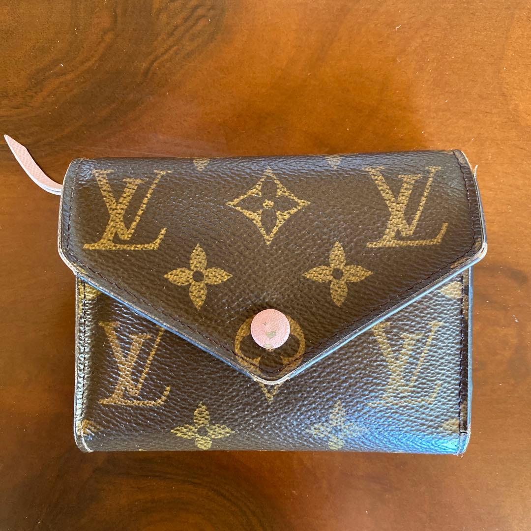ルイヴィトン ポルトフォイユ ヴィクトリーヌ 三つ折り財布