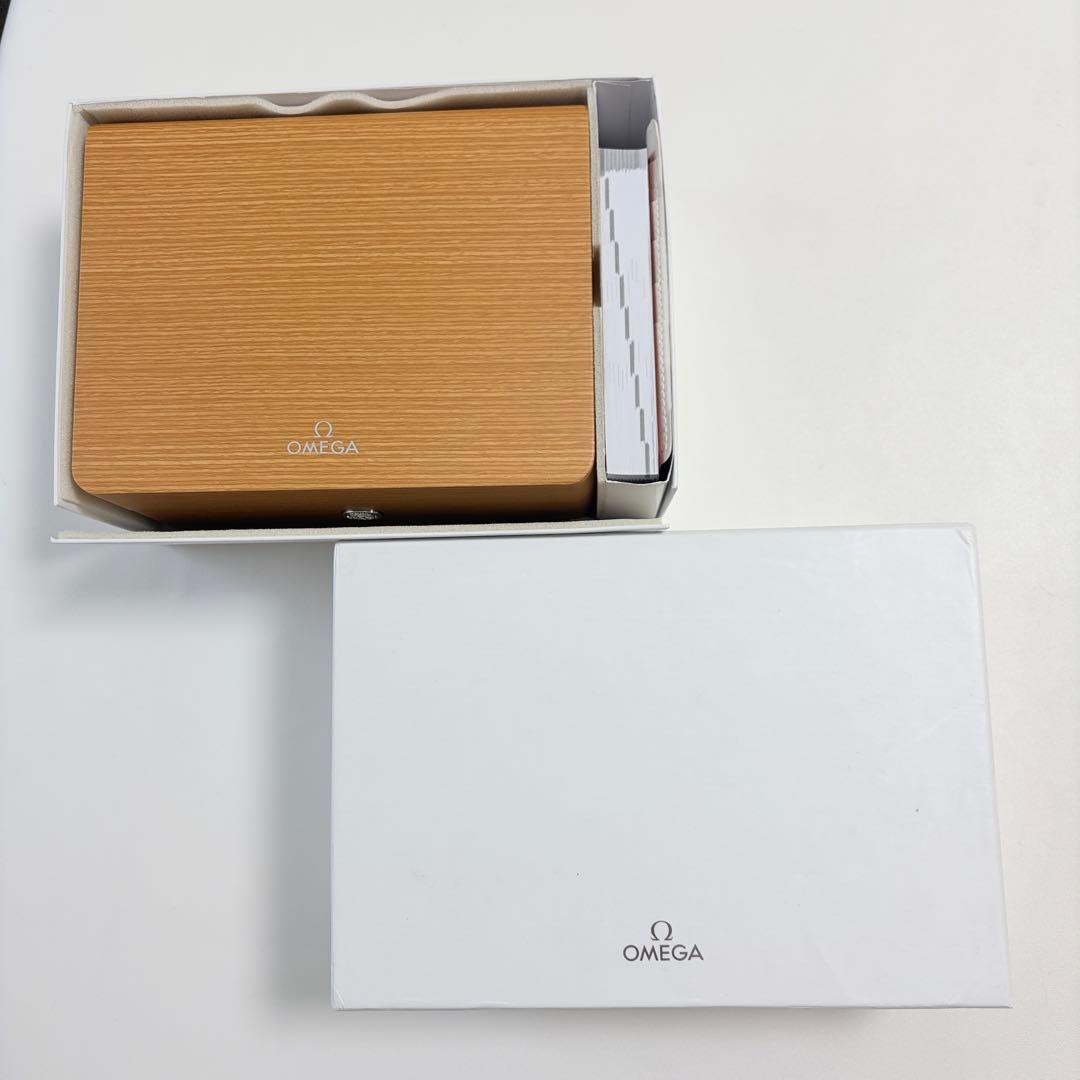 美品　オメガ　腕時計　ウォッチ　ケース　空箱　木目調　現行品