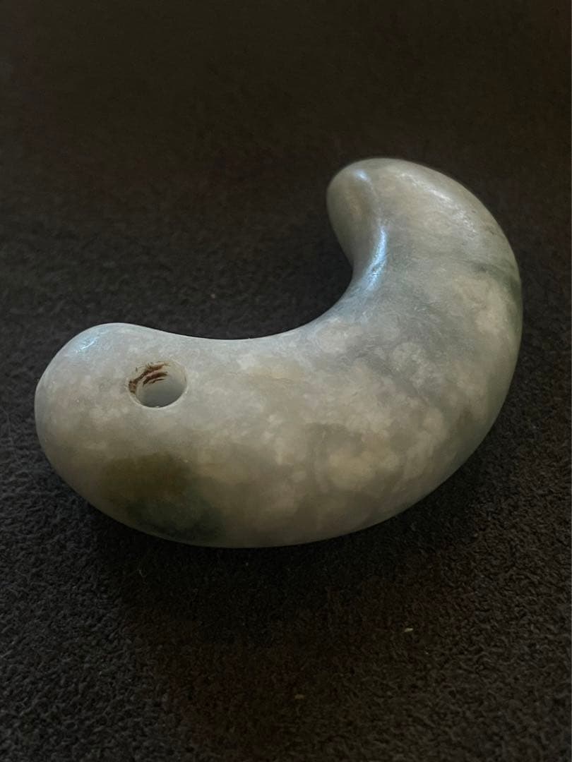 古墳時代 翡翠勾玉 出土品