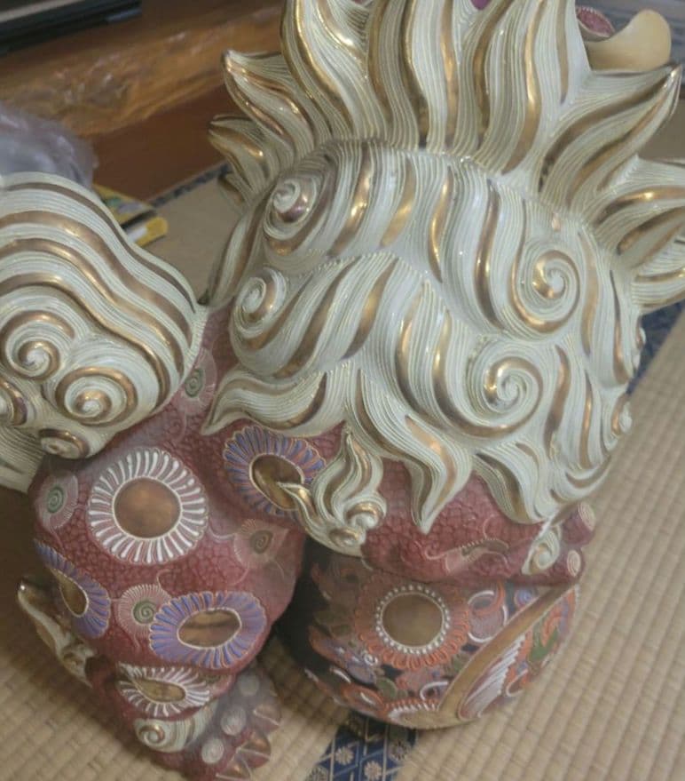 大型置物　九谷焼　大吉窯　玉乗り獅子　狛犬　シーサー風　赤絵　金彩　置物