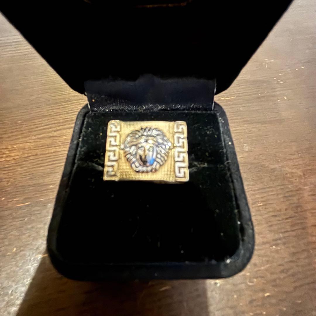 VALUABLE購入　Versaceメデューサデザイン　10k 無垢