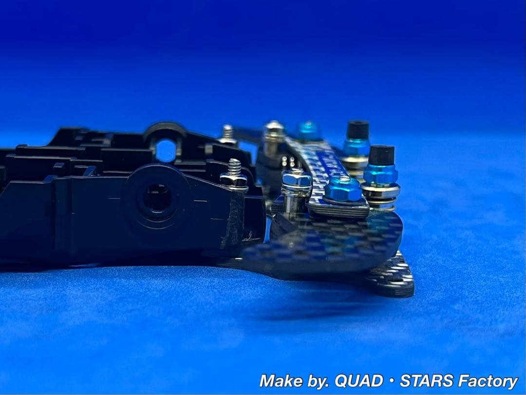 【ミニ四駆・MA用】2軸ATピボットバンパー　30周年／シルバー　フルカーボン