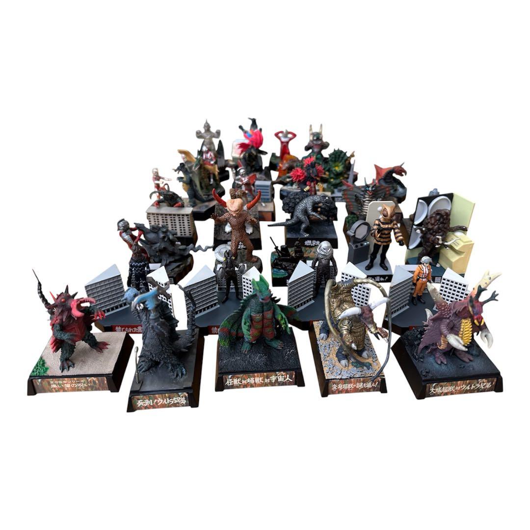 ウルトラマン　まとめ売り　ウルトラ怪獣　怪獣名鑑など　36個　36体