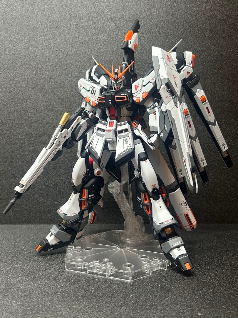 RG hi-ν ガンダム　完成品