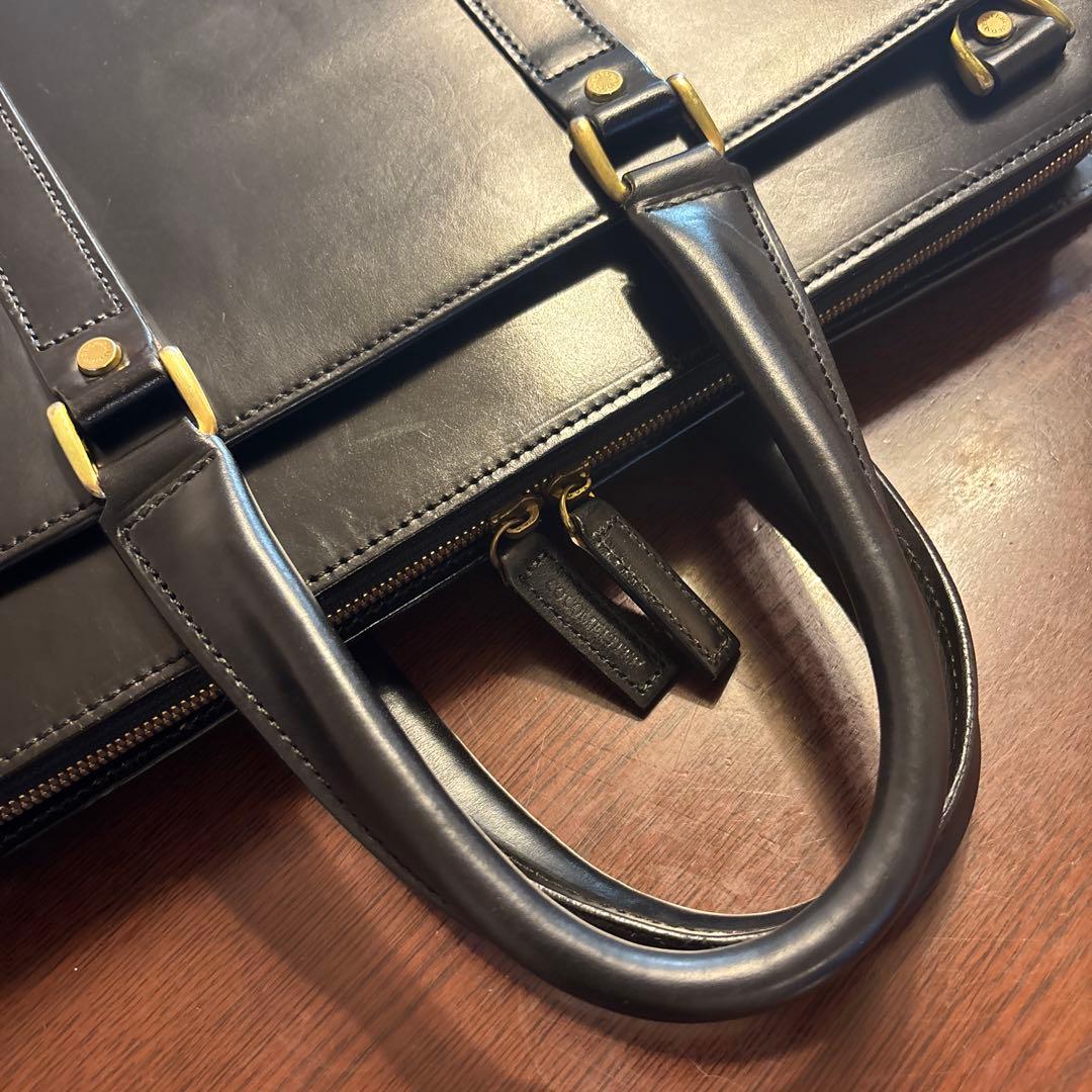 ココマイスター バンガーブリーフ 黒 ショルダー付 ブライドルレザー