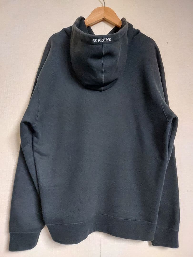 Supreme × NIKE ブラック パーカー 刺繡ロゴ シュプリーム ナイキ