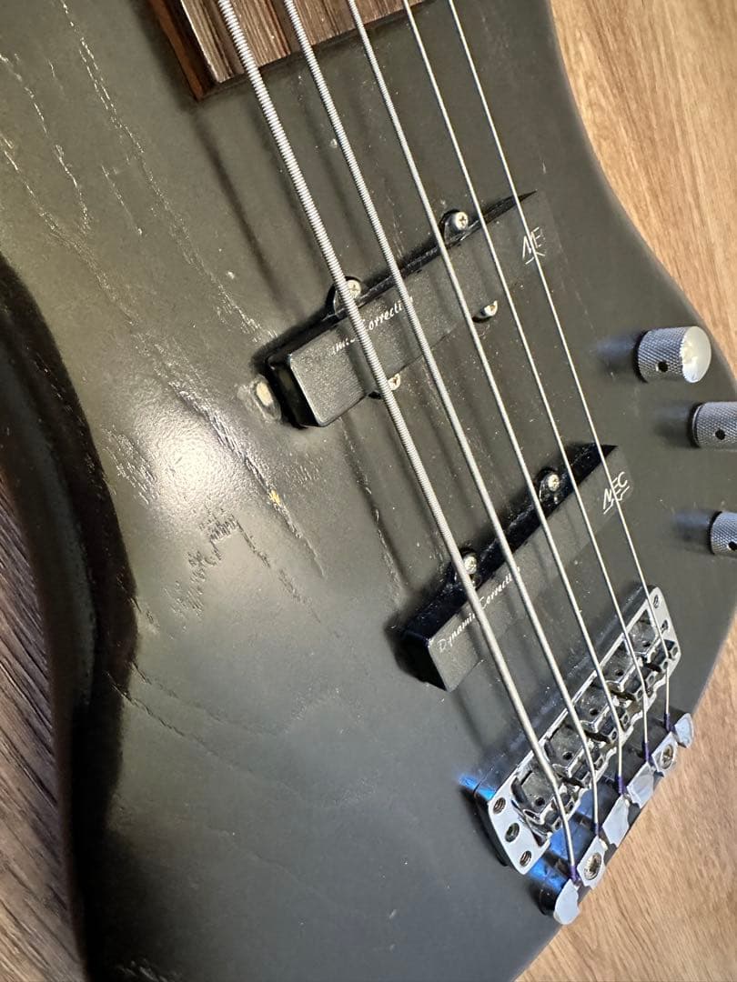 Warwick Corvette Bass 5弦 ブラック