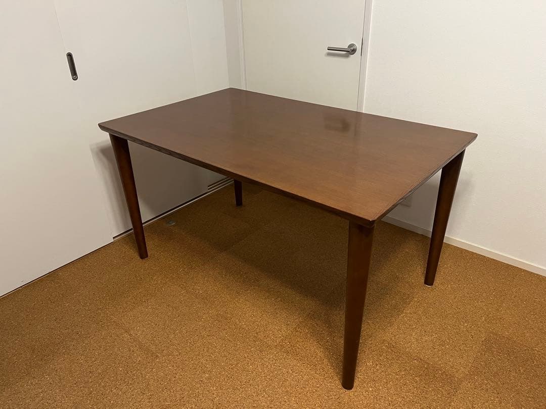 カリモク60 ダイニングテーブル　ウォールナット　1300