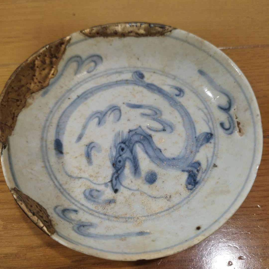 古い発掘品　初期伊万里の龍図　染付皿　直しあり