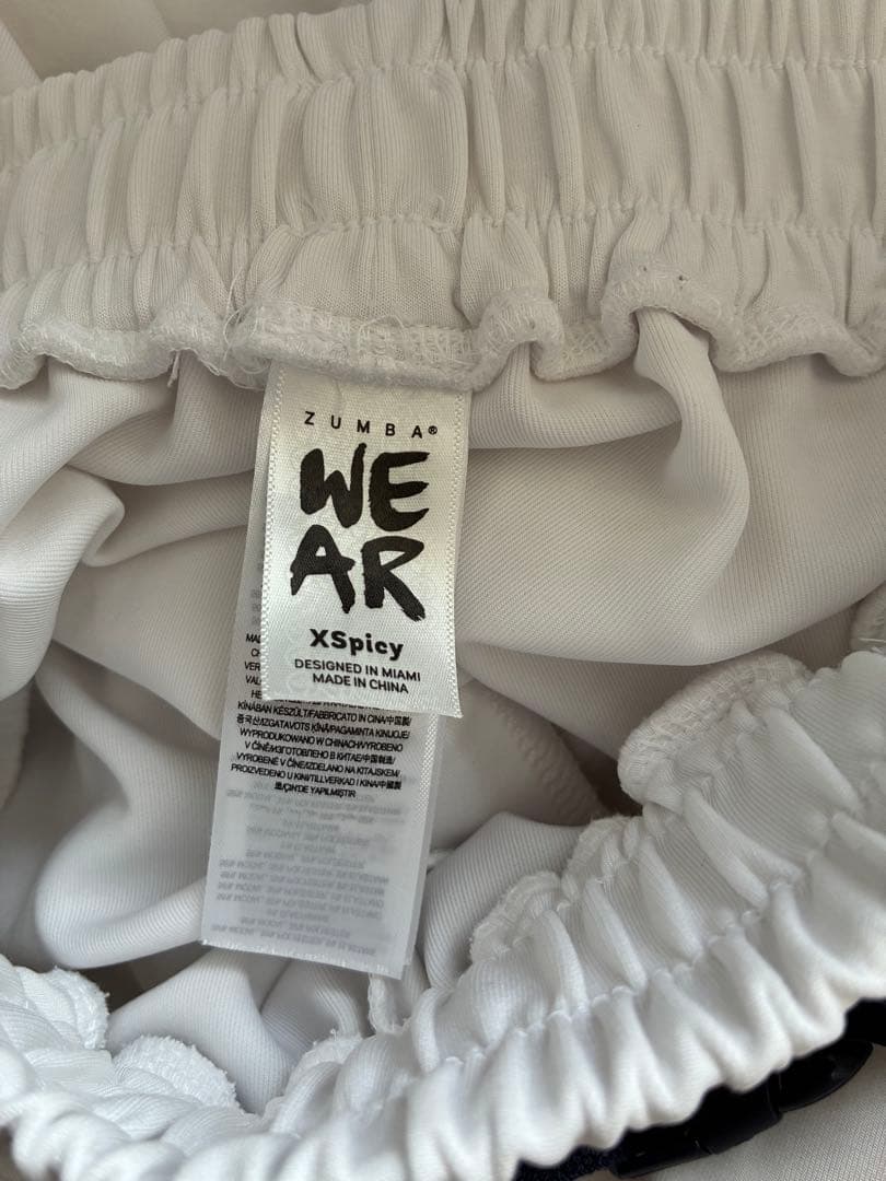 正規品ZUMBA WEAR ホワイトカーゴパンツ