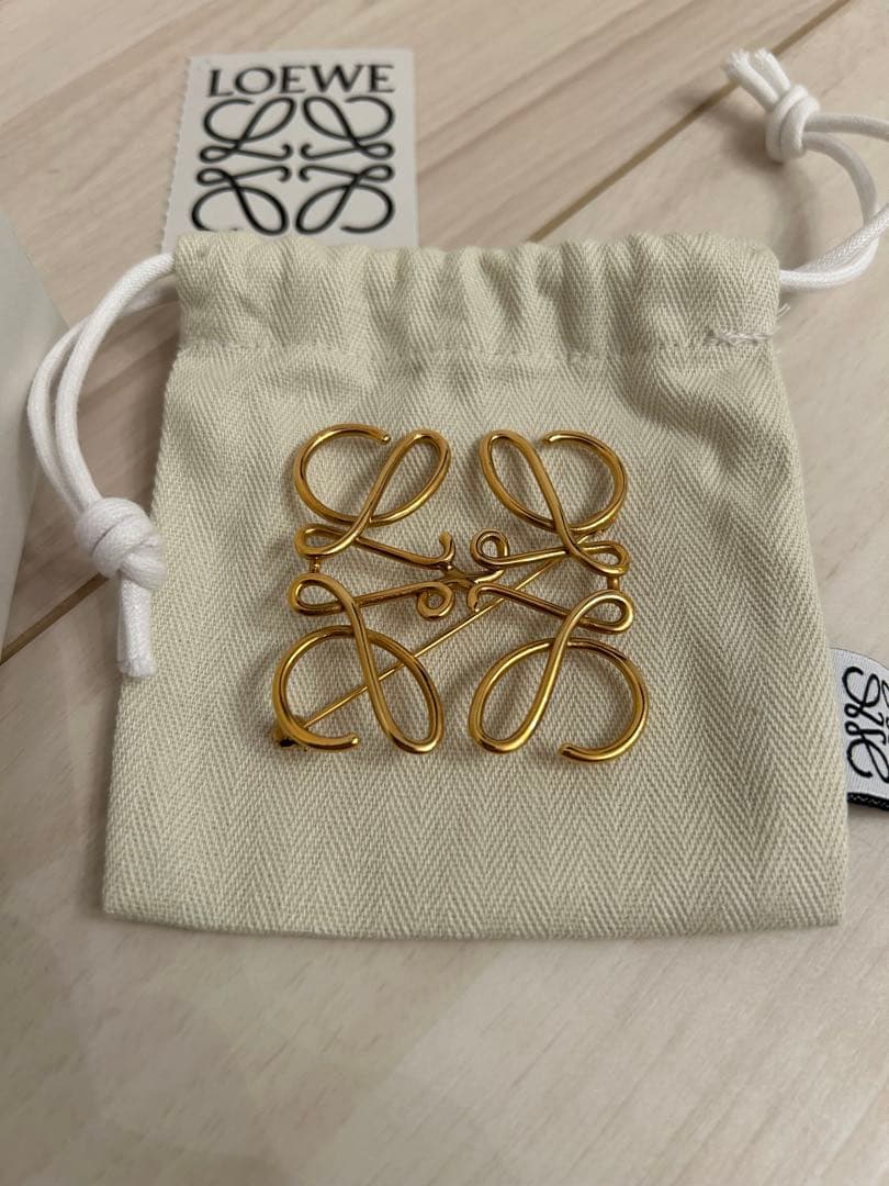 LOEWE ゴールド ブローチ